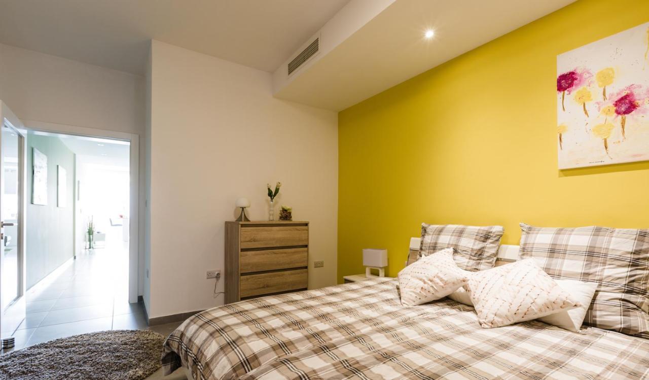 Ferienwohnung Splendid Seaside Retreat On Spinola Bay San Ġiljan Exterior foto