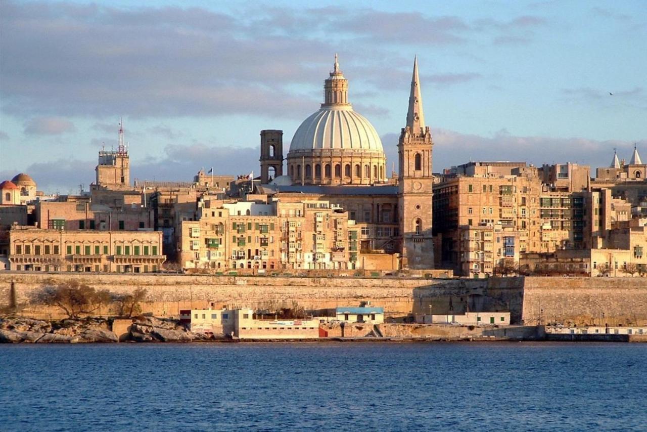 Ferienwohnung Splendid Seaside Retreat On Spinola Bay San Ġiljan Exterior foto